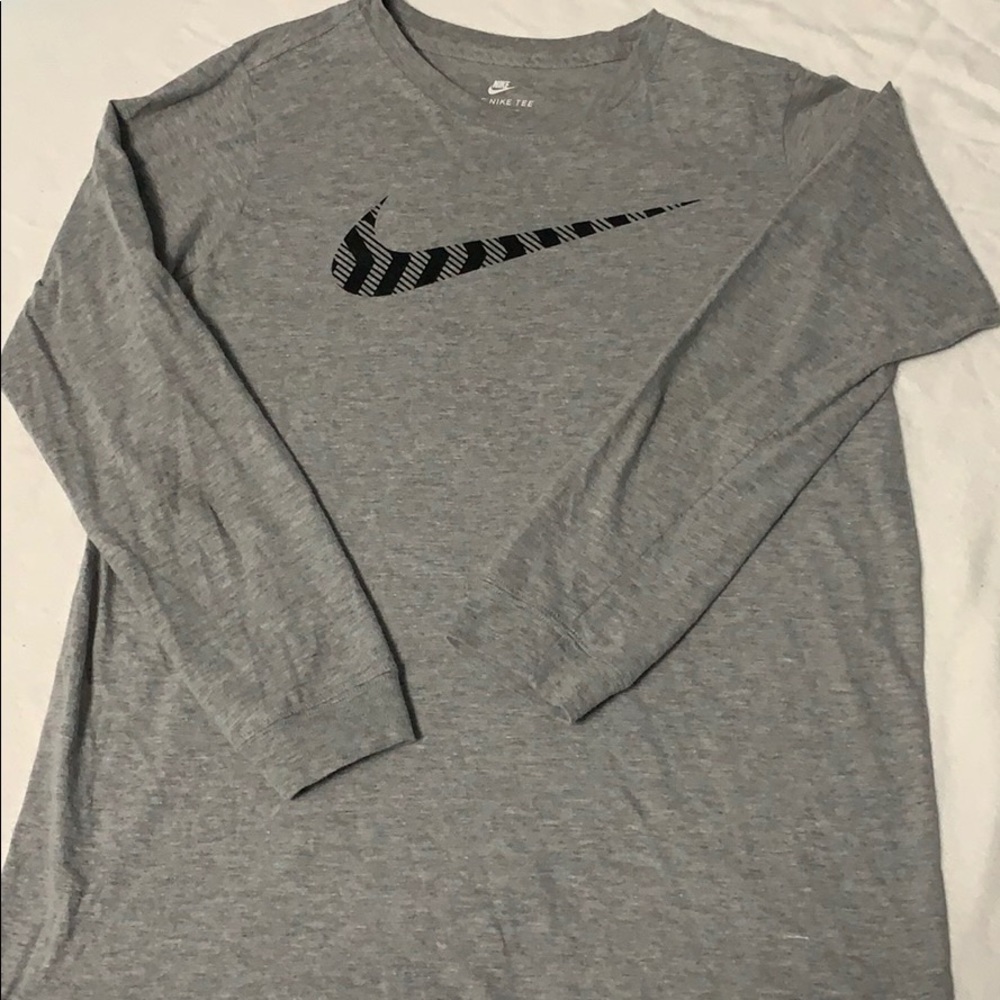 Nike Athletics Long-sleeve Tee Youth L